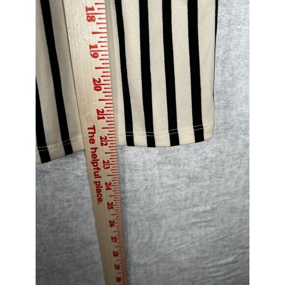 H&M Black and Off White Striped Casual Lightweight Camisole Tank Top Size Small - Picture 4 of 6